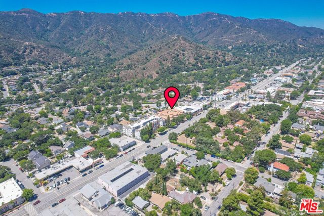 2716 Honolulu Avenue, Montrose CA: https://media.crmls.org/mediaz/c8d92f10-e82e-4e69-9c3b-3614be62aeca.jpg