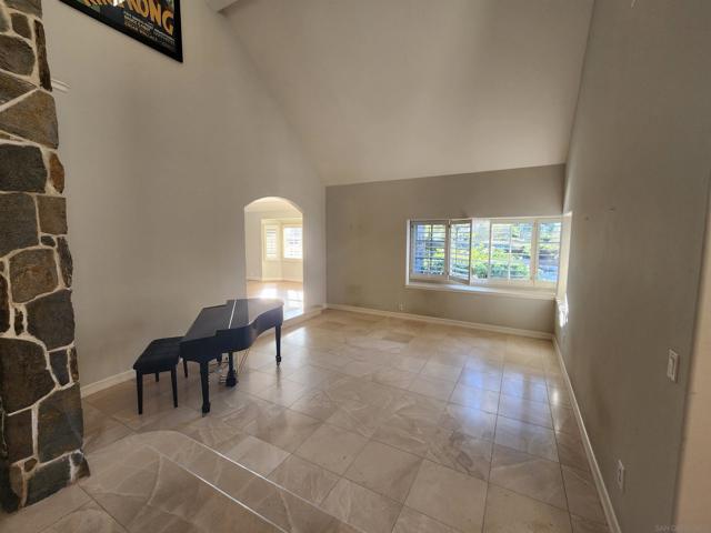 1402 Via Mil Cumbres, Solana Beach CA: https://media.crmls.org/mediaz/c8da1c76-8763-4a96-ba33-c77d930bedc5.jpg
