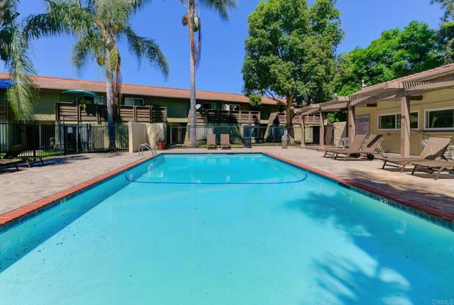 615 Fredricks Avenue, Oceanside CA: https://media.crmls.org/mediaz/c8db0f97-5907-40df-a349-acfcf618bbc9.jpg