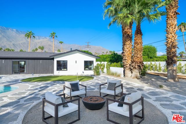 Fire Pit Lounge