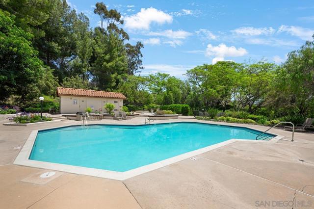 701 Fino Glen, Escondido CA: https://media.crmls.org/mediaz/c8dca912-6e45-4c43-aba8-158c7017f2d4.jpg