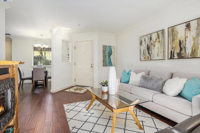 705 WATSON CANYON CT, San Ramon CA: https://media.crmls.org/mediaz/c8dd08a7-671e-4386-a657-3dff35a30326.jpg