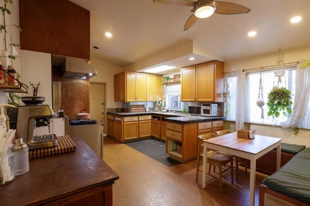 8421 Wayland Lane, Gilroy CA: https://media.crmls.org/mediaz/c8dd9f2e-7fbe-4d7f-9062-cf85267cb900.jpg