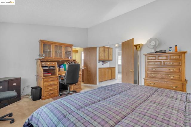 363 Limerick Way, Vacaville CA: https://media.crmls.org/mediaz/c8de3292-c624-4d53-b824-31886ca4251e.jpg