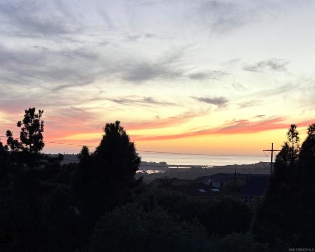 2524 Luciernaga St, Carlsbad CA: https://media.crmls.org/mediaz/c8df2719-d330-4fb5-8371-a98954a37321.jpg