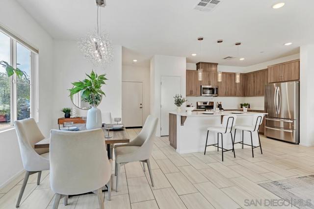35103 Vine Pl, Fallbrook CA: https://media.crmls.org/mediaz/c8df2ddd-c43f-4533-9a6f-387d536f0ad4.jpg