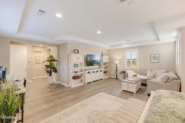 13170 Bent Grass Place, Moorpark CA: https://media.crmls.org/mediaz/c8df589e-b732-44de-8877-e33b0ff2e13d.jpg