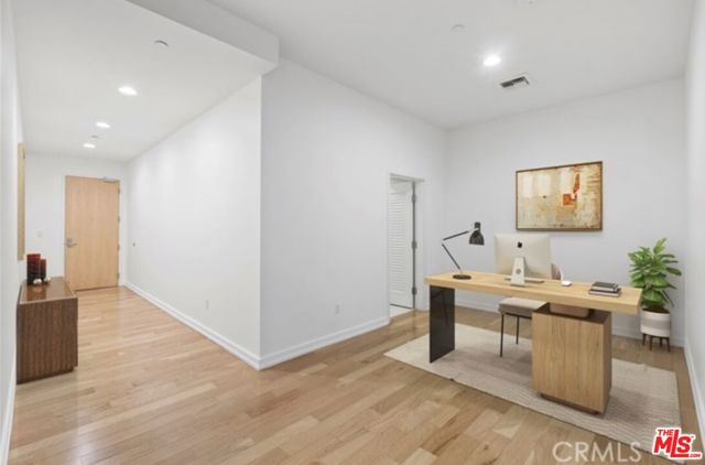 801 Grand Avenue, Los Angeles, California 90017, 2 Bedrooms Bedrooms, ,2 BathroomsBathrooms,Condominium,For Sale,Grand,24433083