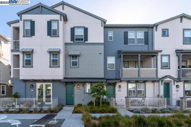37468 Bowline Rd, Newark CA: https://media.crmls.org/mediaz/c8e08d07-f64e-4a2f-95a5-4c28ddd373d2.jpg