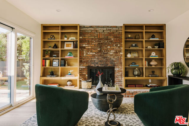 5168 Emporia Avenue, Culver City CA: https://media.crmls.org/mediaz/c8e12881-8eb9-47e5-9011-2f6a40b5e52b.jpg