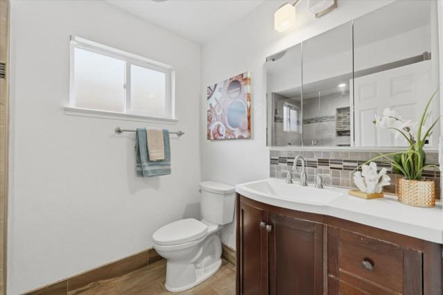 Image 33 of 49 For 222 Belden  