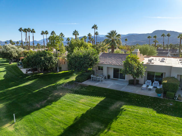 35 Mission Court Court, Rancho Mirage CA: https://media.crmls.org/mediaz/c8e1f49d-fbe3-41b5-afaa-07d1637c8122.jpg
