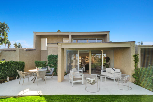 73450 Dalea Lane, Palm Desert CA: https://media.crmls.org/mediaz/c8e207af-eaed-40eb-91bd-f6e2365aa133.jpg