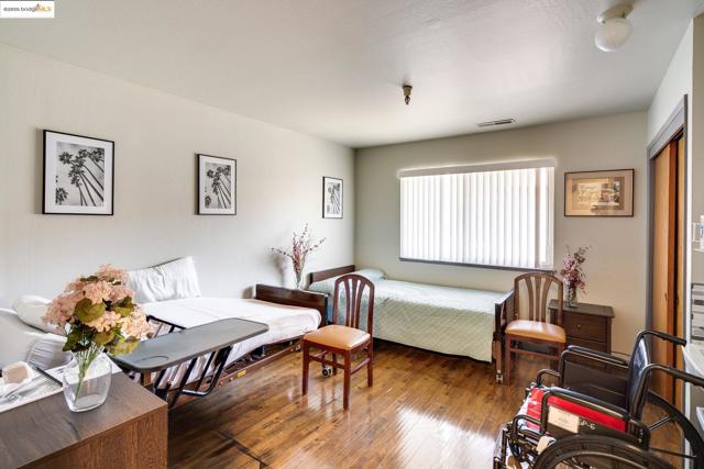 18905 Standish Ave, Hayward CA: https://media.crmls.org/mediaz/c8e2c955-42a0-4aa6-b230-def8b9b48b23.jpg