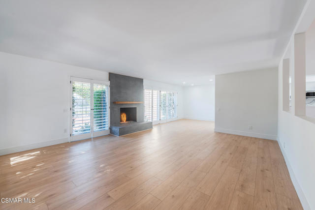 4524 Greengate Court, Westlake Village CA: https://media.crmls.org/mediaz/c8e33217-a623-4c95-9006-f5c3849637f9.jpg