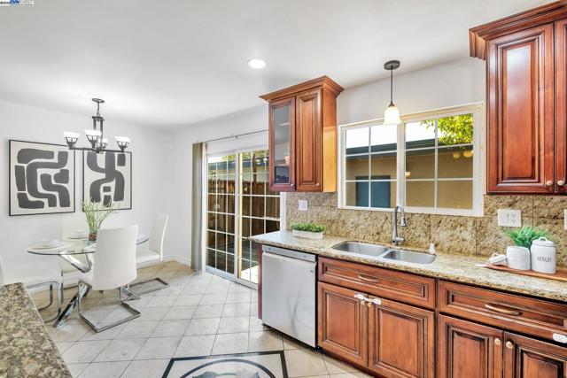 4312 Solano Way, Union City CA: https://media.crmls.org/mediaz/c8e377dd-8192-4b85-bc32-5f7caa2c9de3.jpg