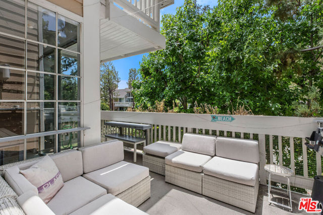 4342 Redwood Avenue, Marina del Rey CA: https://media.crmls.org/mediaz/c8e465f1-fbba-4b82-a47b-aa307db535cf.jpg