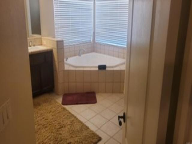 9367 Mustang Av, Apple Valley CA: https://media.crmls.org/mediaz/c8e48e31-1547-45e5-a668-5f57af089942.jpg