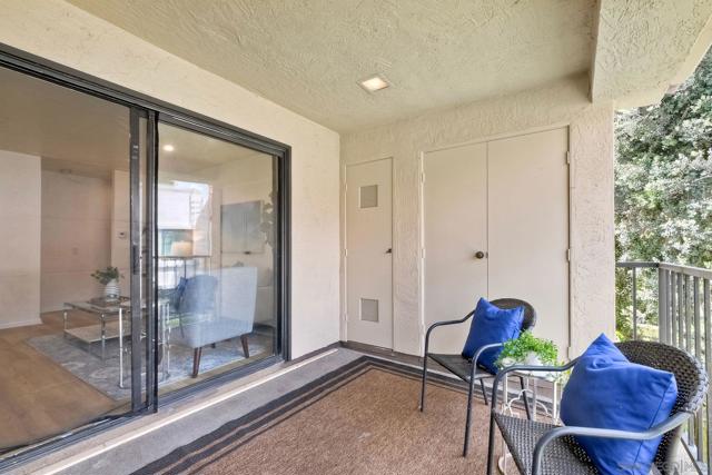 13260 Wimberly Sq, San Diego CA: https://media.crmls.org/mediaz/c8e52969-66c2-42dc-9b4f-260858898dc4.jpg