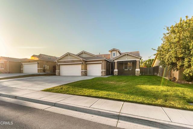 10909 Rainwater Lane, Bakersfield CA: https://media.crmls.org/mediaz/c8e52df7-2056-476c-986a-f701c313d475.jpg