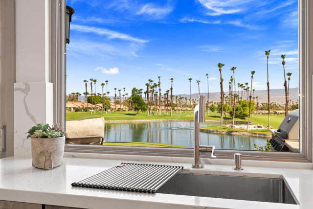 76064 Honeysuckle Drive, Palm Desert, CA 92211