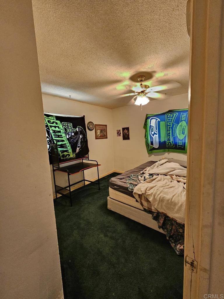 https://media.crmls.org/mediaz/c8e60ce5-22da-4216-9969-ad67e36e5397.jpg?preset=X-Large