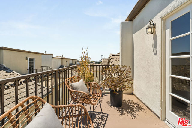 7301 W Manchester Avenue, Los Angeles CA: https://media.crmls.org/mediaz/c8e726bb-bd53-4a94-acbd-cc652e740cfe.jpg