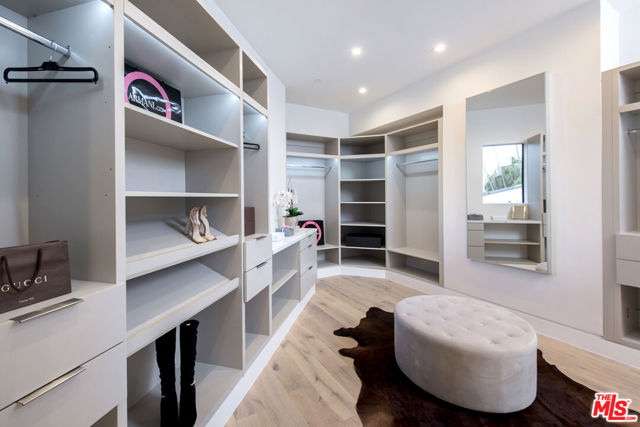 12720 Montana Avenue, Los Angeles CA: https://media.crmls.org/mediaz/c8e74cbe-8b2c-4f75-96eb-adcd717b9831.jpg