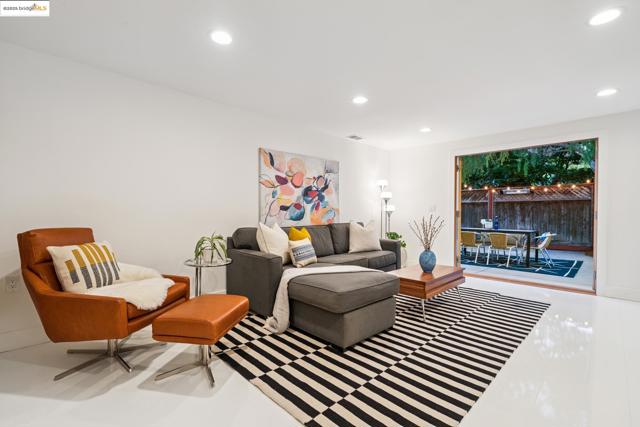 714 Evelyn Ave, Albany CA: https://media.crmls.org/mediaz/c8e778c5-2bfe-4c4a-bffd-c1c80d55e9ce.jpg