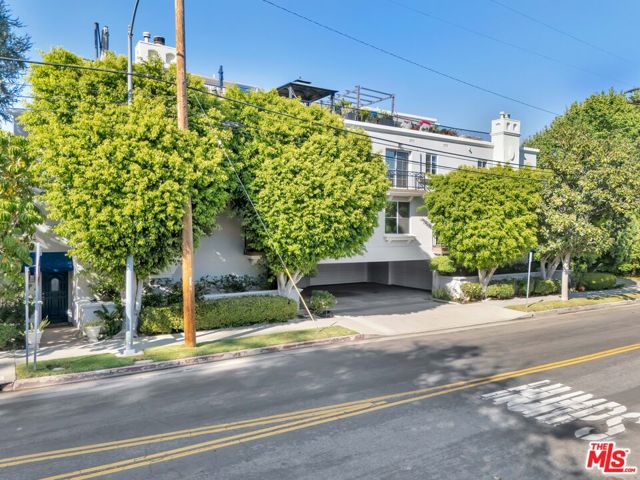 10437 Moorpark Street photo 4