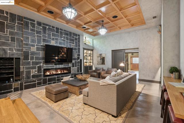 305 The Uplands, Berkeley CA: https://media.crmls.org/mediaz/c8e7ce35-3889-42b1-8e54-ae5af1349575.jpg