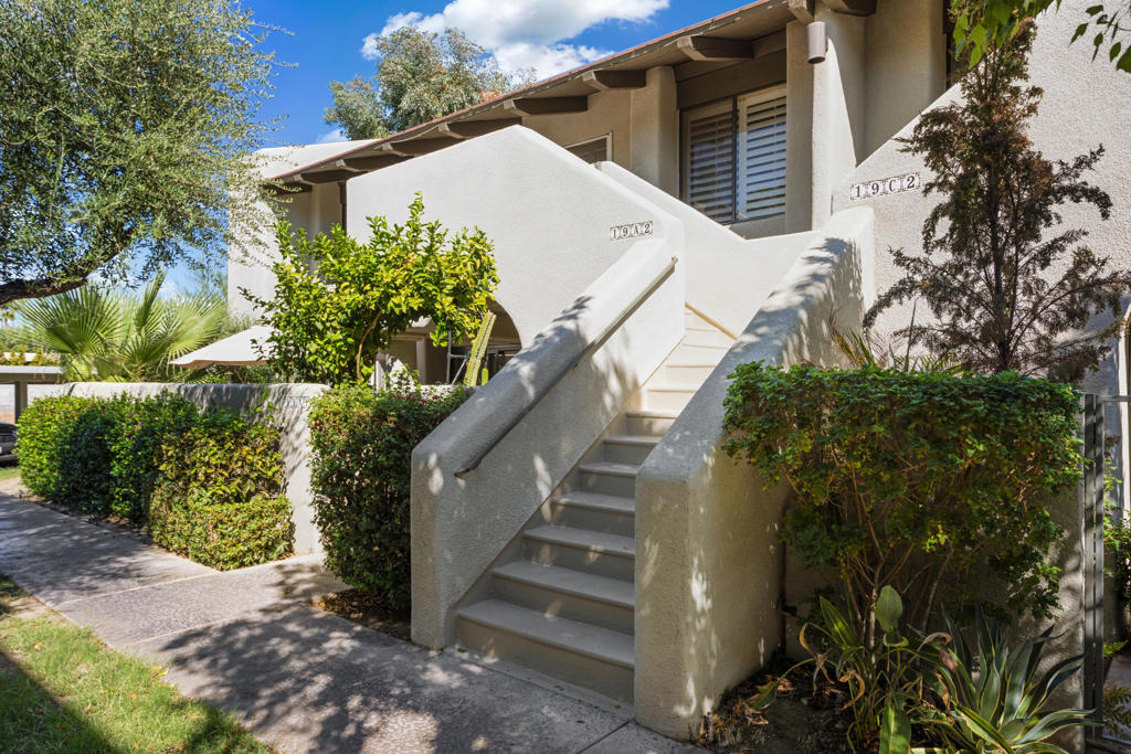 1150 E Amado Road #19a2