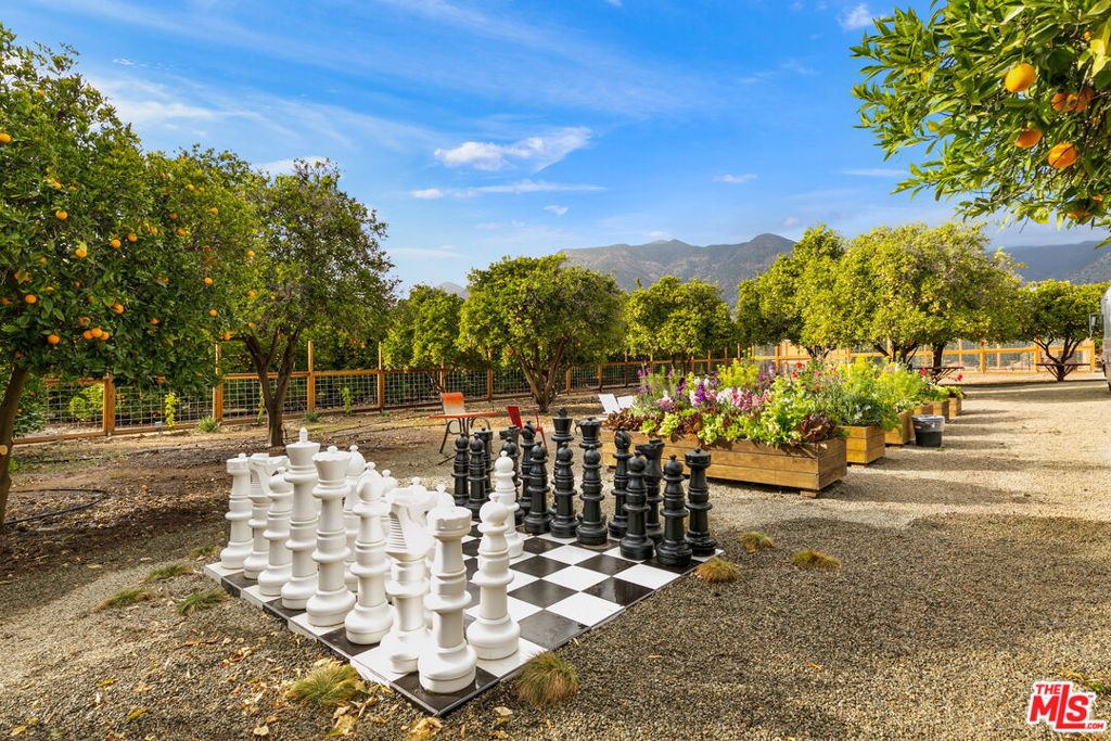 https://media.crmls.org/mediaz/c8e8b654-5b16-4191-ab13-e419b3838fb4.jpg?preset=X-Large