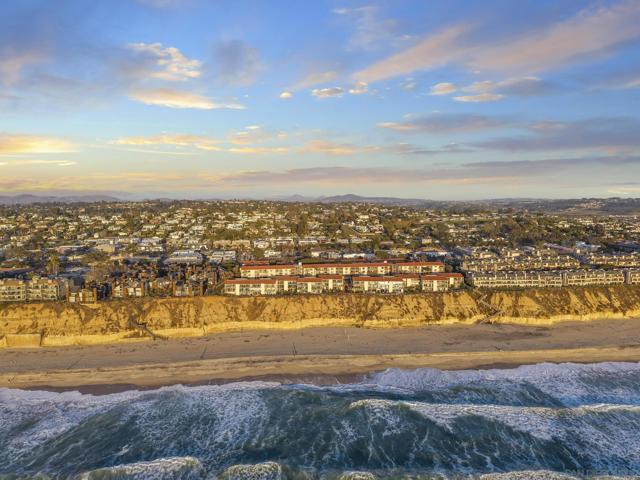 429 S Sierra Ave, Solana Beach CA: https://media.crmls.org/mediaz/c8e96a95-8bb3-4962-b46c-c9273b42987a.jpg