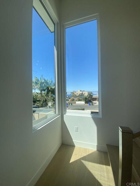 5380 Los Robles Drive, Carlsbad CA: https://media.crmls.org/mediaz/c8e96b8d-3391-44be-a411-6f2f2491dea5.jpg