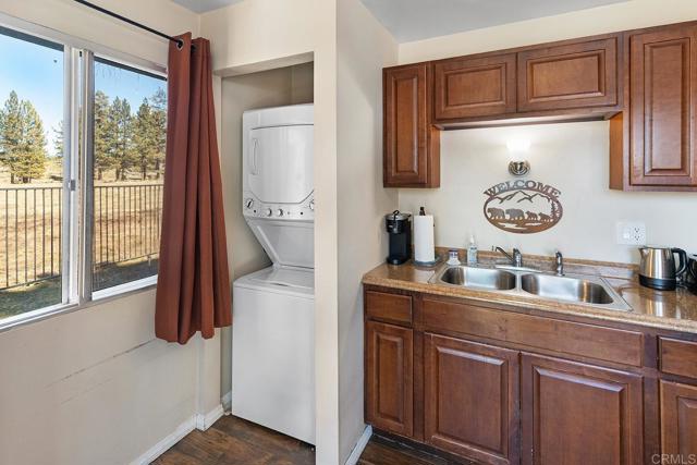 Detail Gallery Image 13 of 39 For 665 Metcalf Ln, Big Bear Lake,  CA 92315 - 2 Beds | 1 Baths