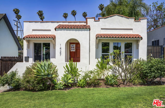 1427 N Coronado Street, Los Angeles CA: https://media.crmls.org/mediaz/c8e99e38-163f-4190-bd83-4acc8c12c680.jpg