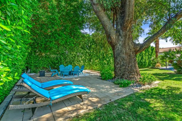 43170 Warner Trail, Palm Desert CA: https://media.crmls.org/mediaz/c8e9c91b-bc95-452b-adc2-c2f0c4849238.jpg