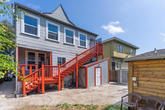 1706 Fairview St, Berkeley CA: https://media.crmls.org/mediaz/c8e9ef36-b0b8-4545-8067-6563daab1b61.jpg