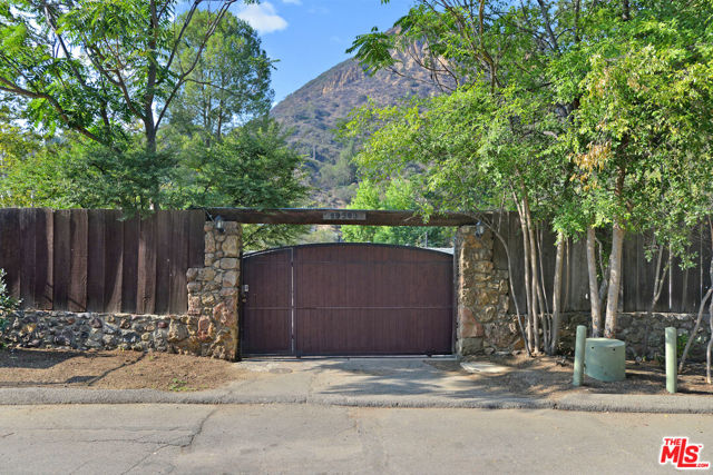 29303 Lakeshore Drive, Agoura Hills, California 91301, 3 Bedrooms Bedrooms, ,2 BathroomsBathrooms,Single Family Residence,For Sale,Lakeshore Drive,24370395