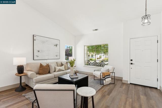 3075 Shiles Loop, Brentwood CA: https://media.crmls.org/mediaz/c8ea95b4-acfb-44b3-8e41-5124d3212cc3.jpg