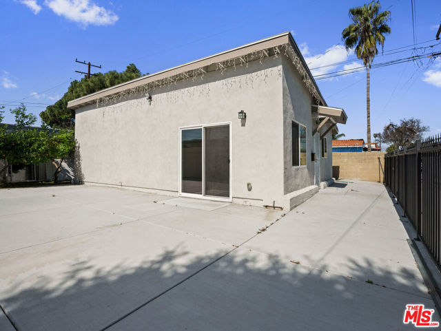 891 E 6th Street, Pomona CA: https://media.crmls.org/mediaz/c8eaf136-af7e-42a9-83dd-f3712afbbd0a.jpg