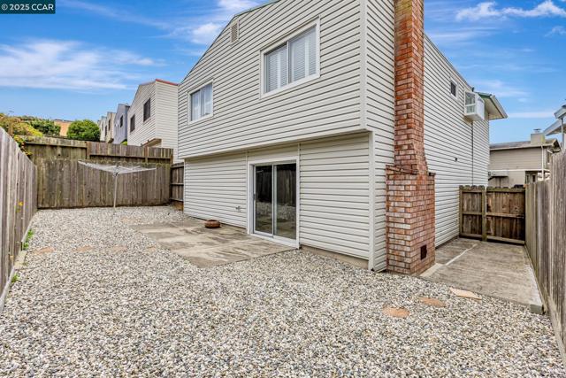 43 Shipley Ave, Daly City CA: https://media.crmls.org/mediaz/c8eaff8e-20db-407a-8aa4-744fbf51c578.jpg