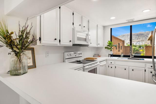 56 Majorca Drive, Rancho Mirage CA: https://media.crmls.org/mediaz/c8eb3e31-aff1-4bfa-ae15-5423b5dcfa39.jpg