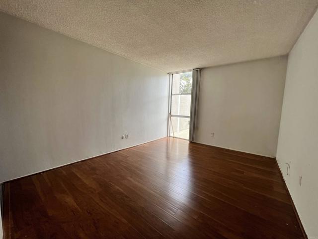 Photo #5: PTP2305529 Listing 