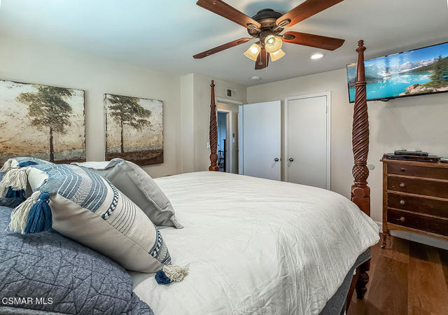 1878 Moore Street, Simi Valley CA: https://media.crmls.org/mediaz/c8ebede5-0df1-48d3-ab37-7a2114d32b8a.jpg