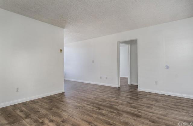 Photo #3: PTP2304781 Listing 