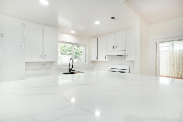 1441 Peacock Blvd, Oceanside CA: https://media.crmls.org/mediaz/c8ec8312-bbb5-4530-8b73-c816294b9511.jpg