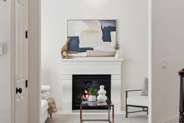 2307 Vineyard Heights Ln, Pleasanton CA: https://media.crmls.org/mediaz/c8ec9094-7576-42e9-a236-a1e3acebee71.jpg