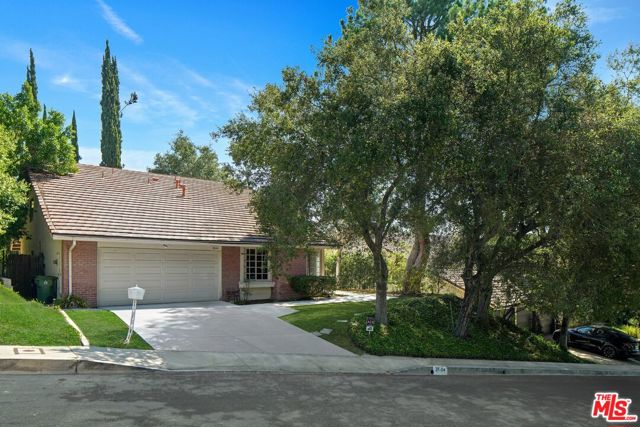 2644 Basil Lane, Los Angeles CA: https://media.crmls.org/mediaz/c8ed2332-9703-483f-a1e8-bb49428d7871.jpg